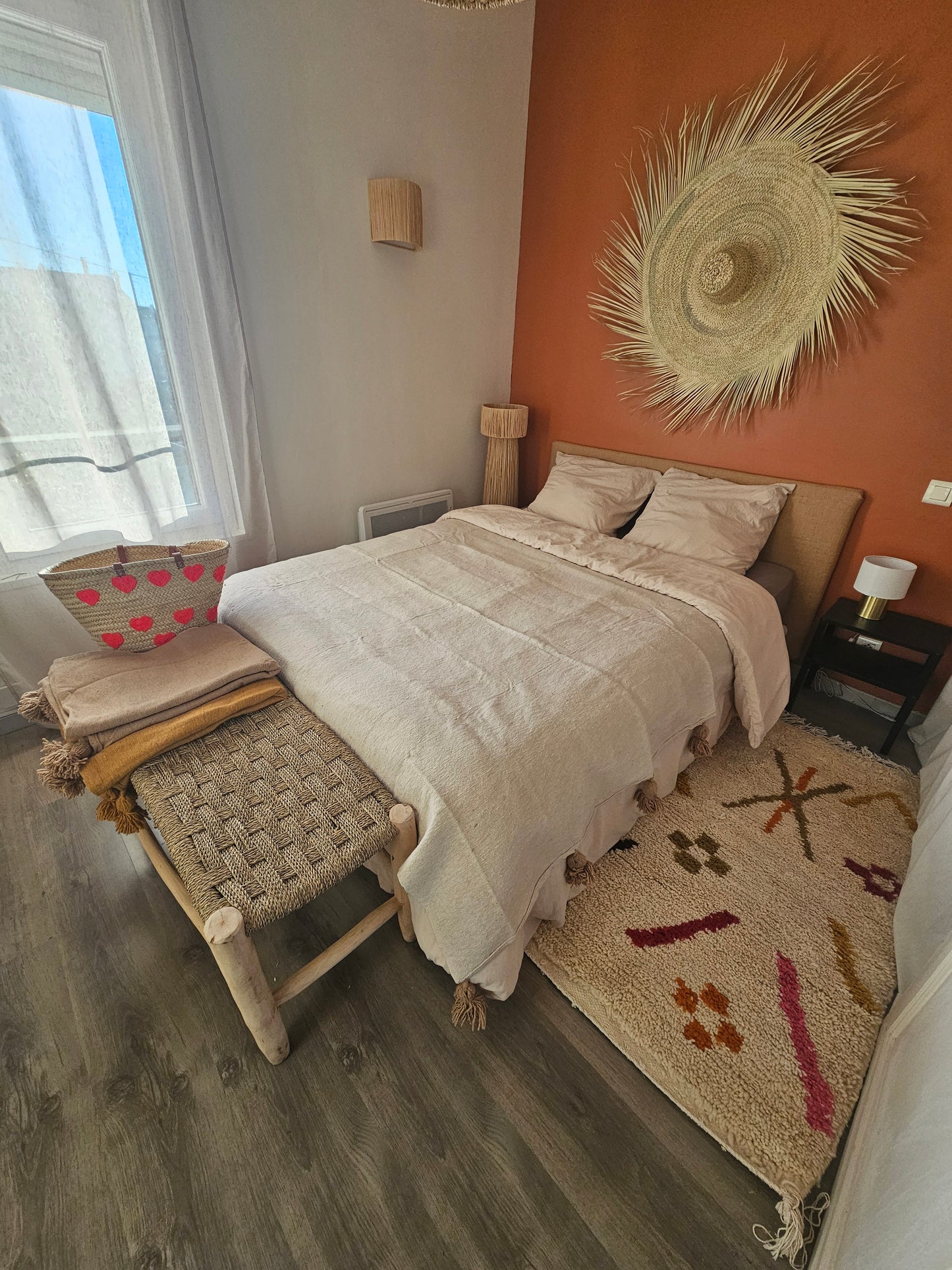 Tapis berbère écru avec motifs coloré en laine - Tapis couloir en laine Beni ouarain