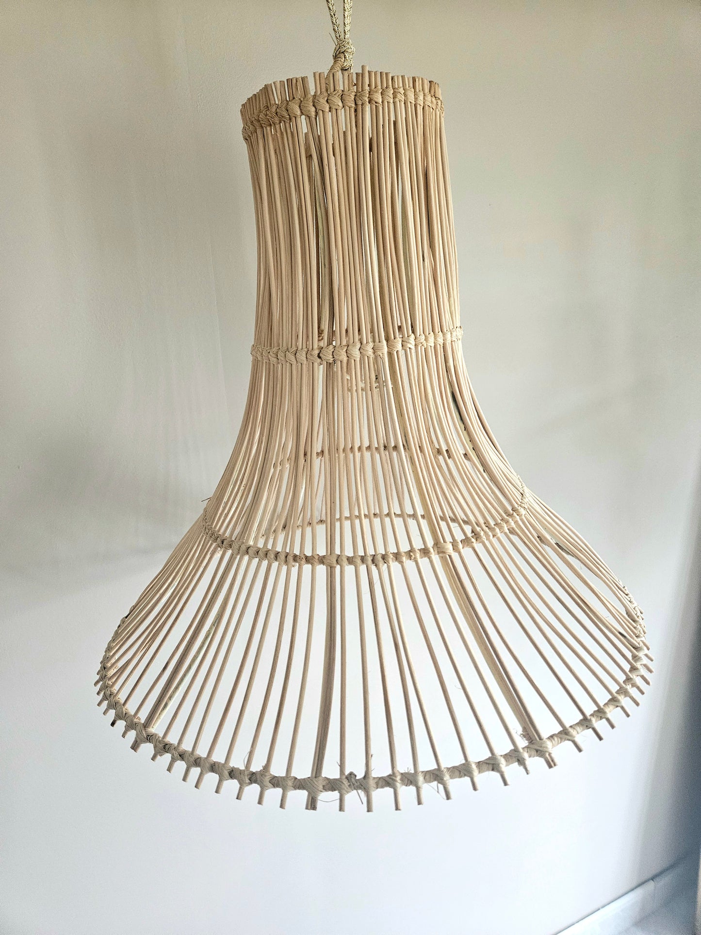Suspension en rotin cloche - Plafonnier en Rotin Naturel - Forme originale