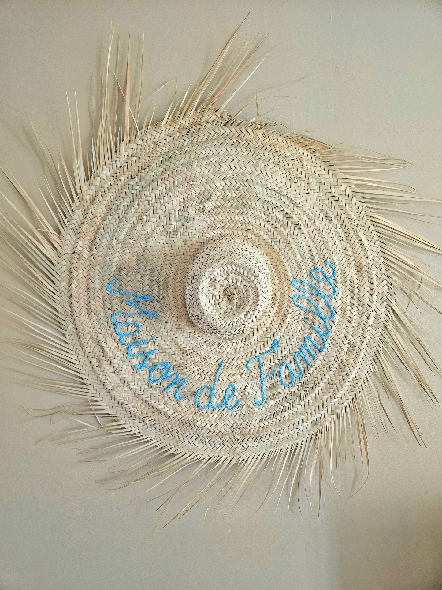 Chapeau de paille décoration murale - Chapeau marocain à franges