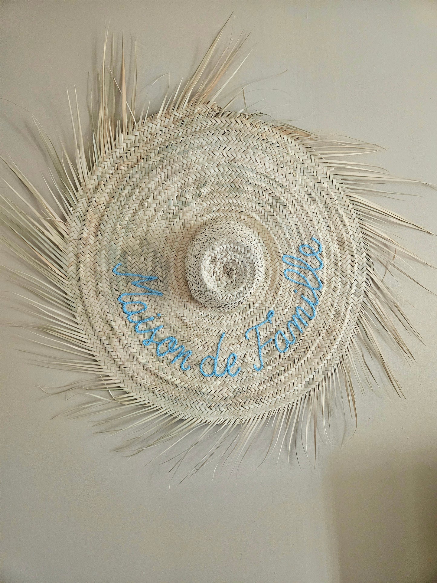 Chapeau de paille décoration murale - Chapeau marocain à franges