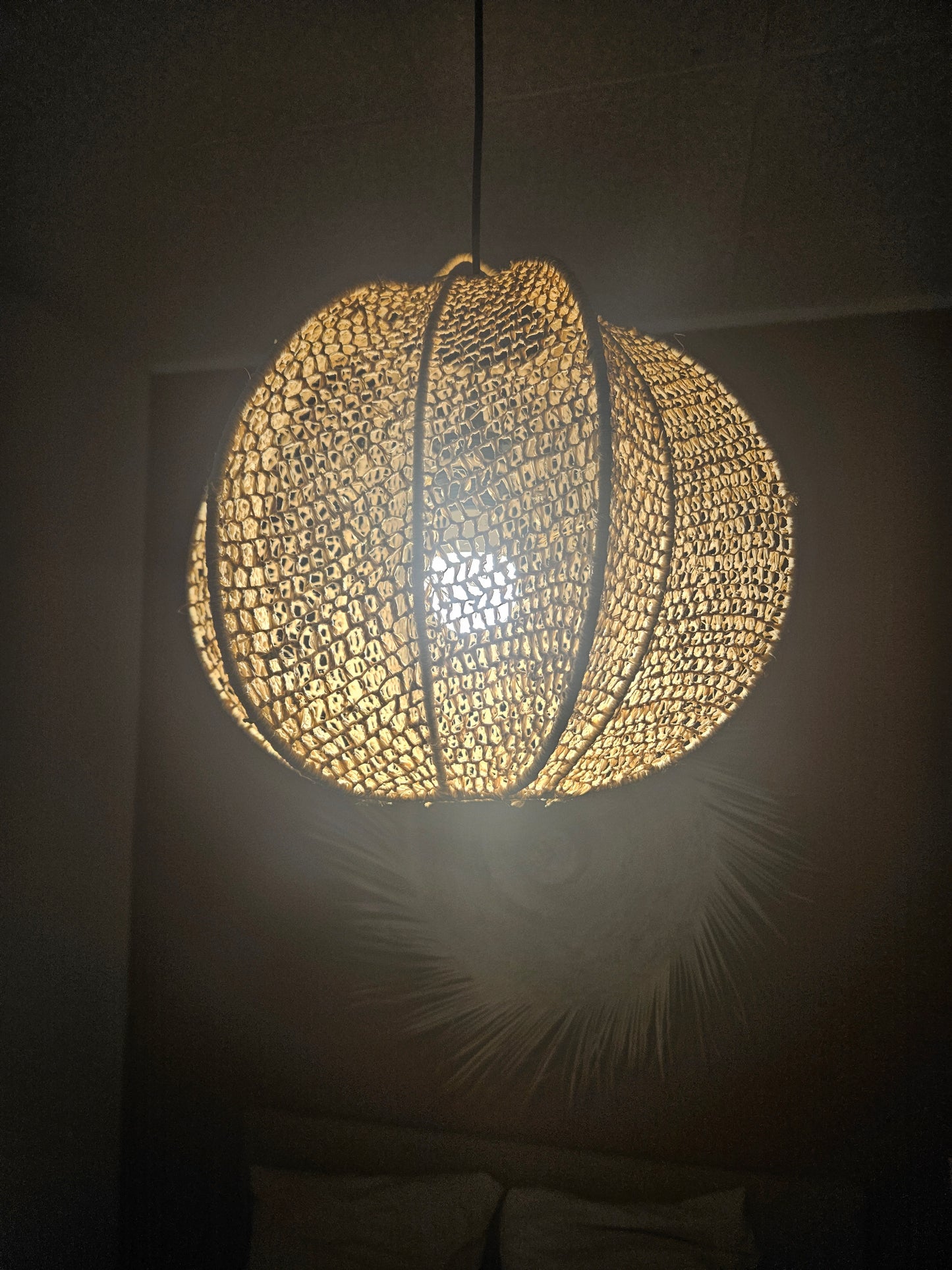 Suspension en raphia arrondie, nid d'abeille, luminaire deco, abat-jour en raphia