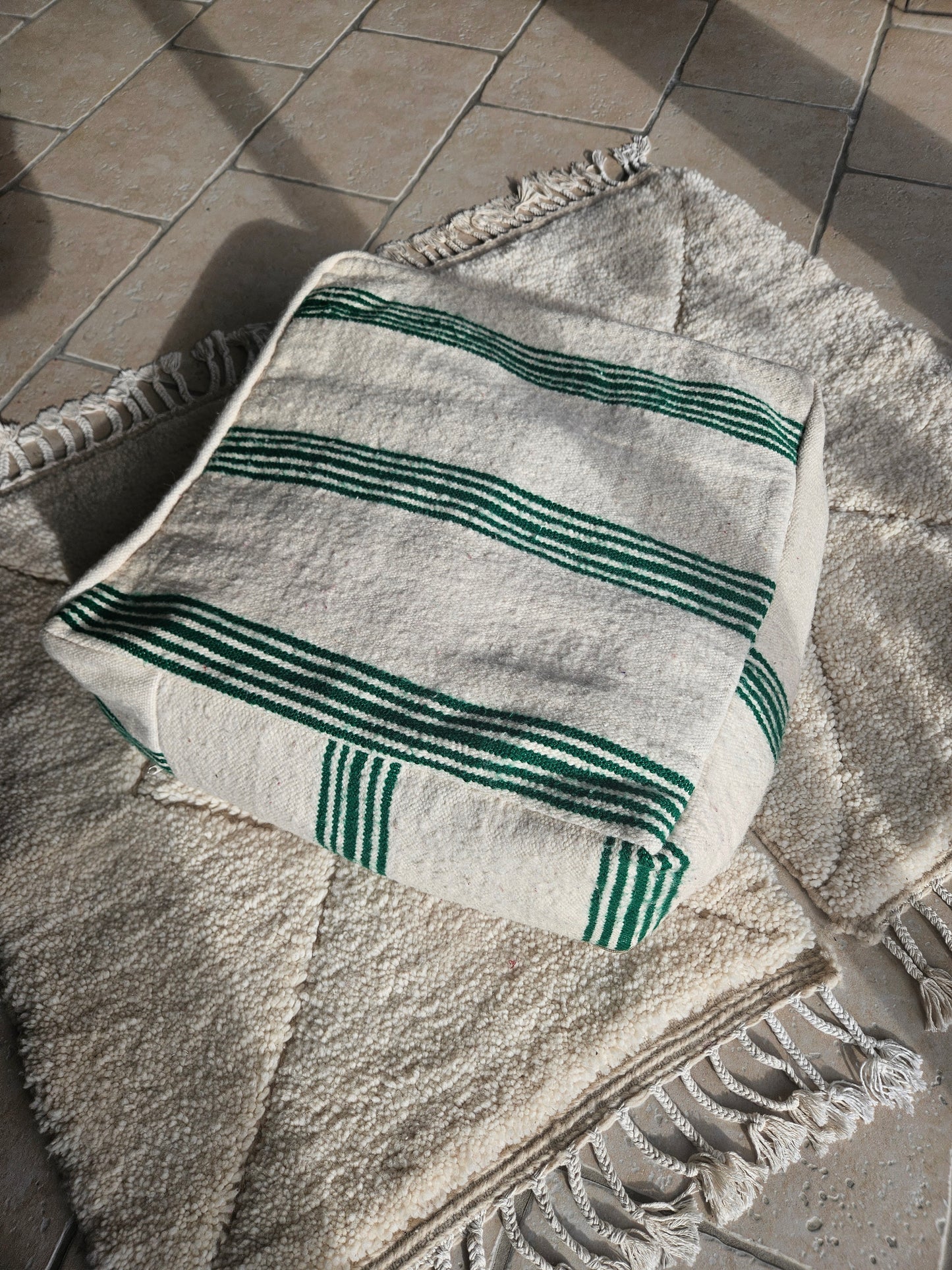 Magnifique pouf berbère rayures vert & blanc, housse de pouf vert, pouf marocain terrasse