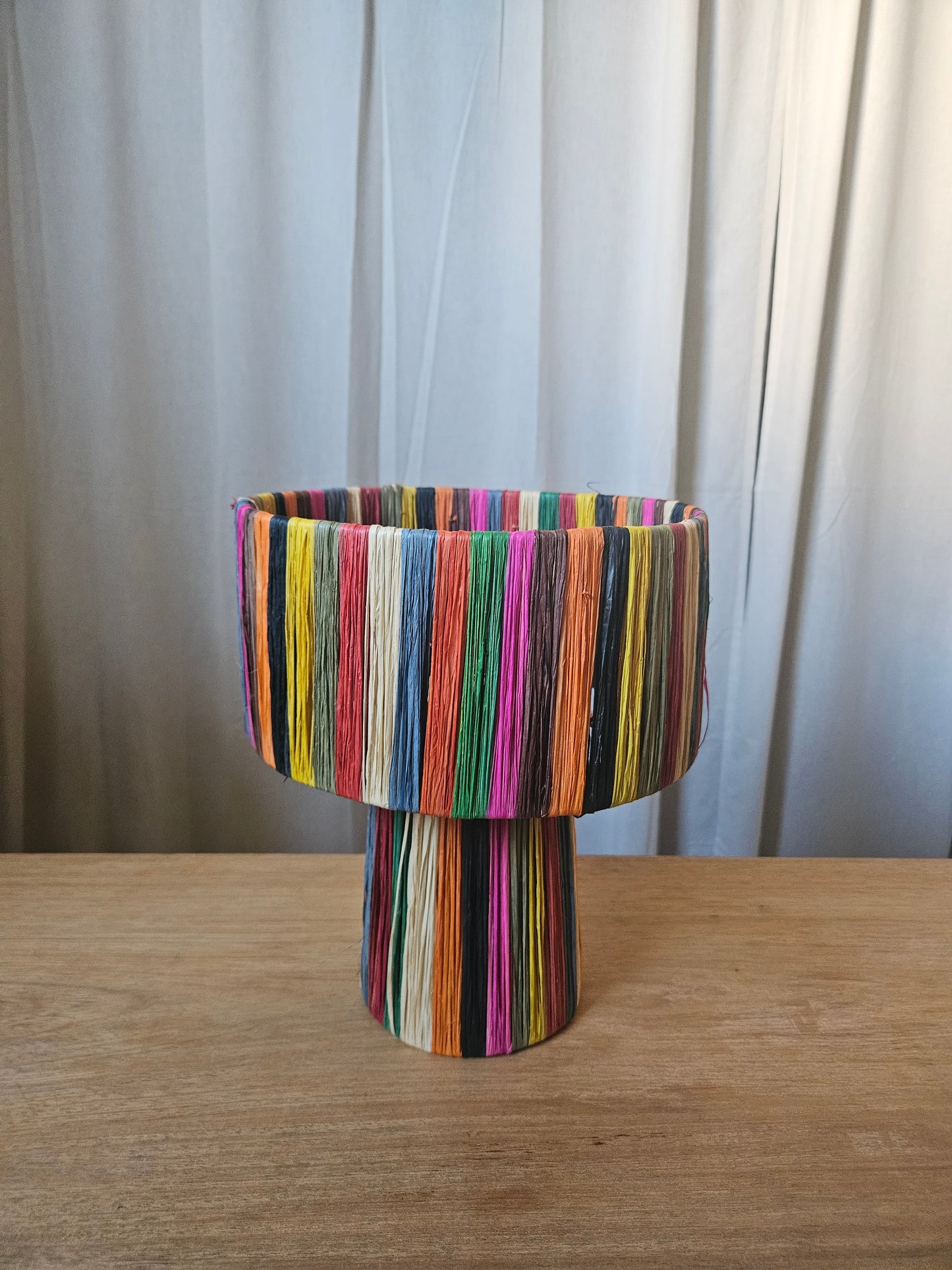 Lampe à poser en raphia multicolore - Lampe coloré faite main