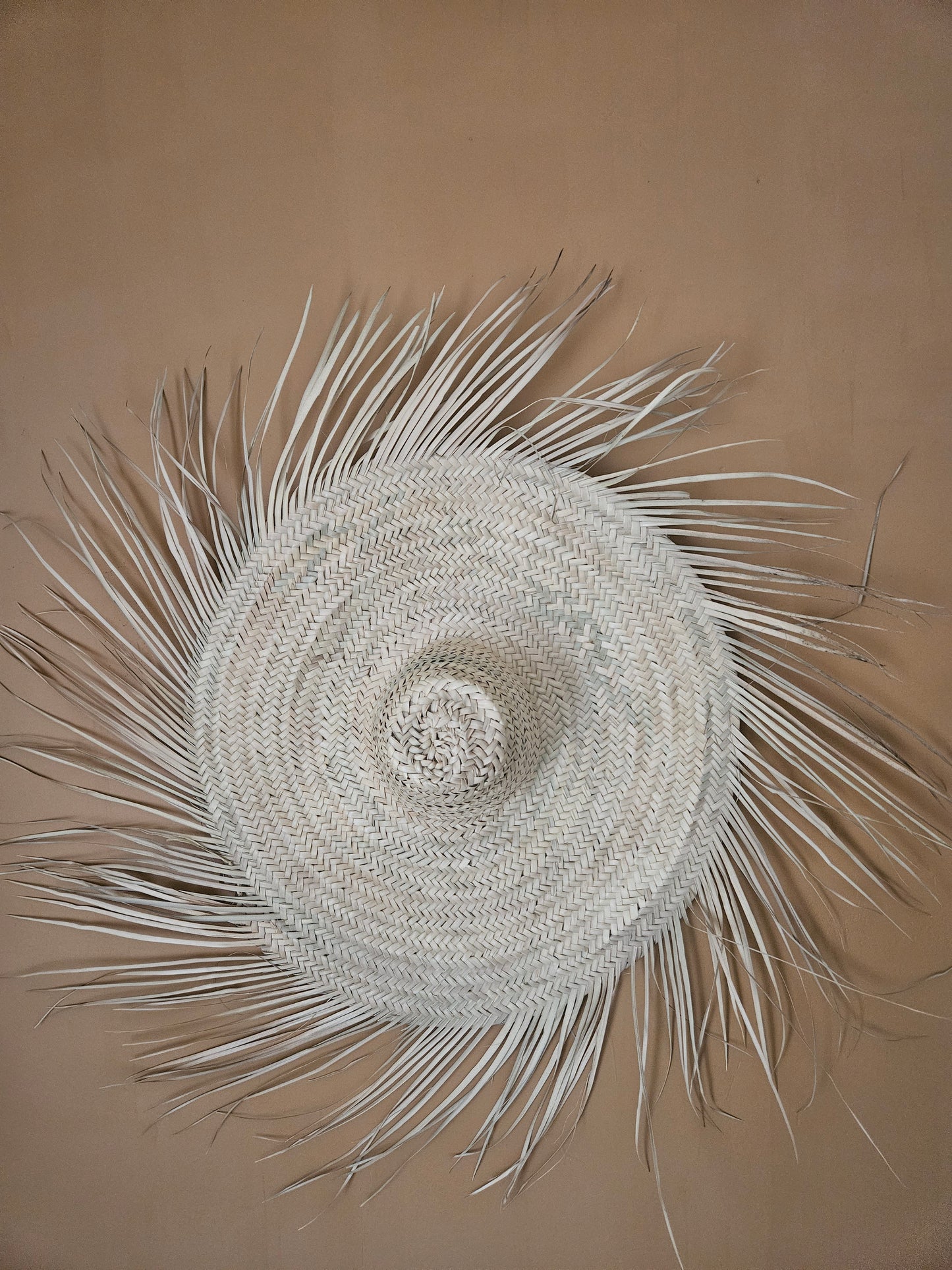 Chapeau de paille décoration murale - Chapeau marocain à franges