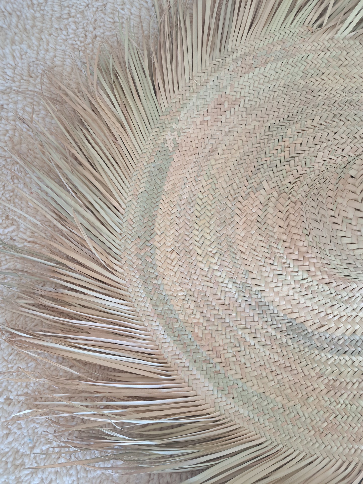 Chapeau de paille décoration murale - Chapeau marocain à franges
