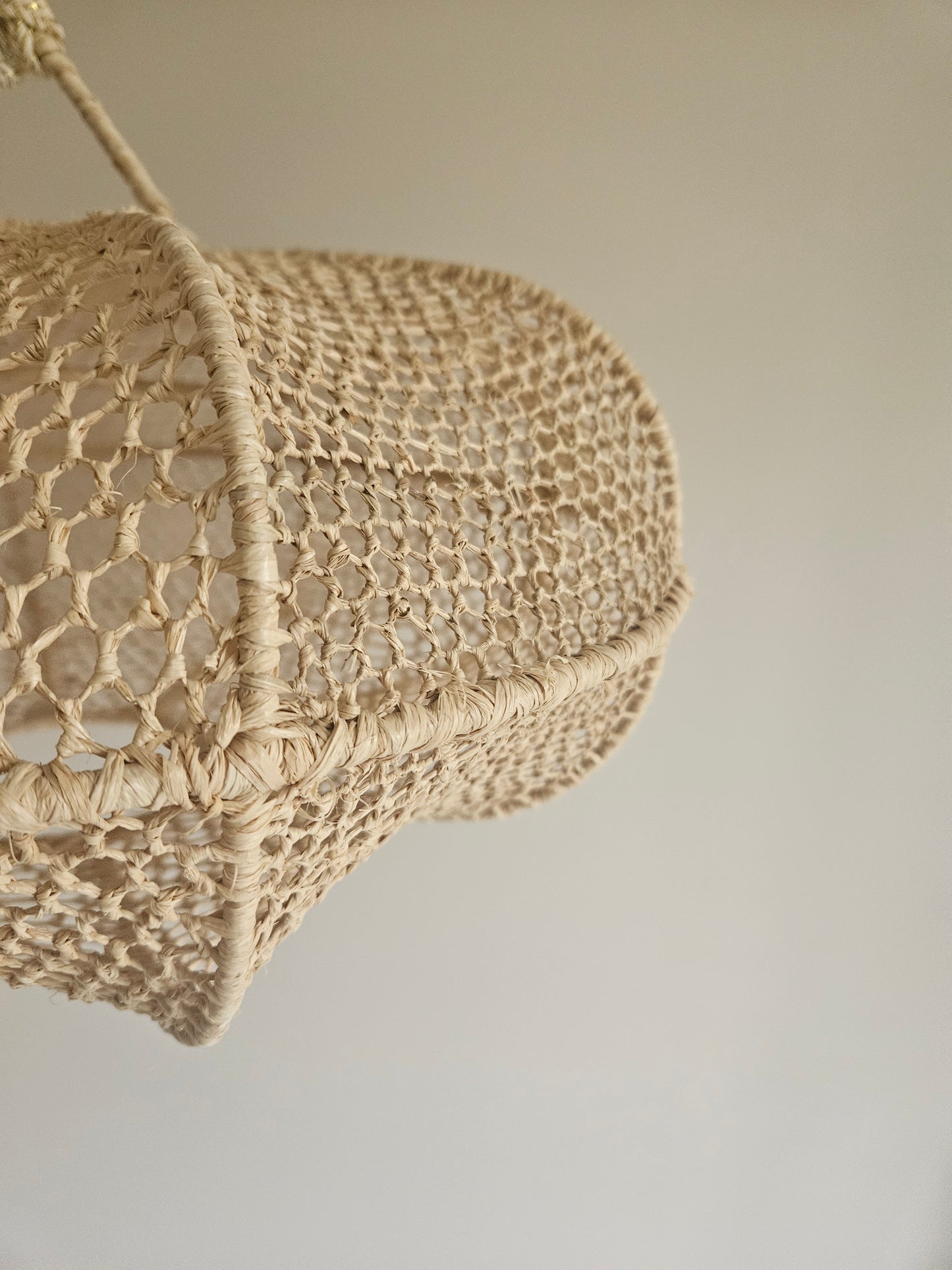 Suspension en raphia arrondie, nid d'abeille, luminaire deco, abat-jour en raphia
