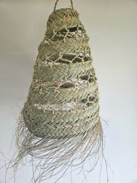 Suspension marocaine doum en fibre naturelle tressée  ajourée - Suspension doum avec franges, décoration naturelle
