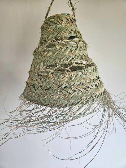 Suspension doum en fibre naturelle tressée  ajourée - Petite suspensions doum avec franges, décoration naturelle