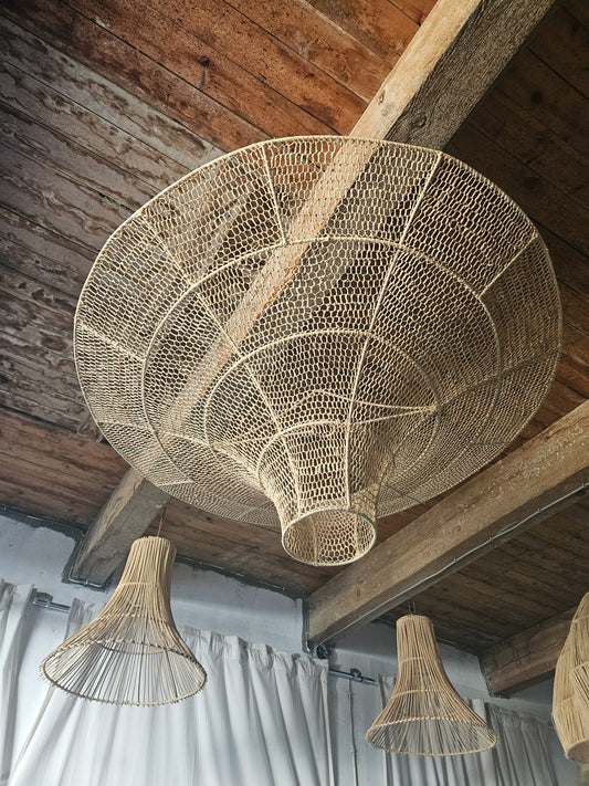 Suspension 120cm sablier inversé en raphia tissage nid d'abeille