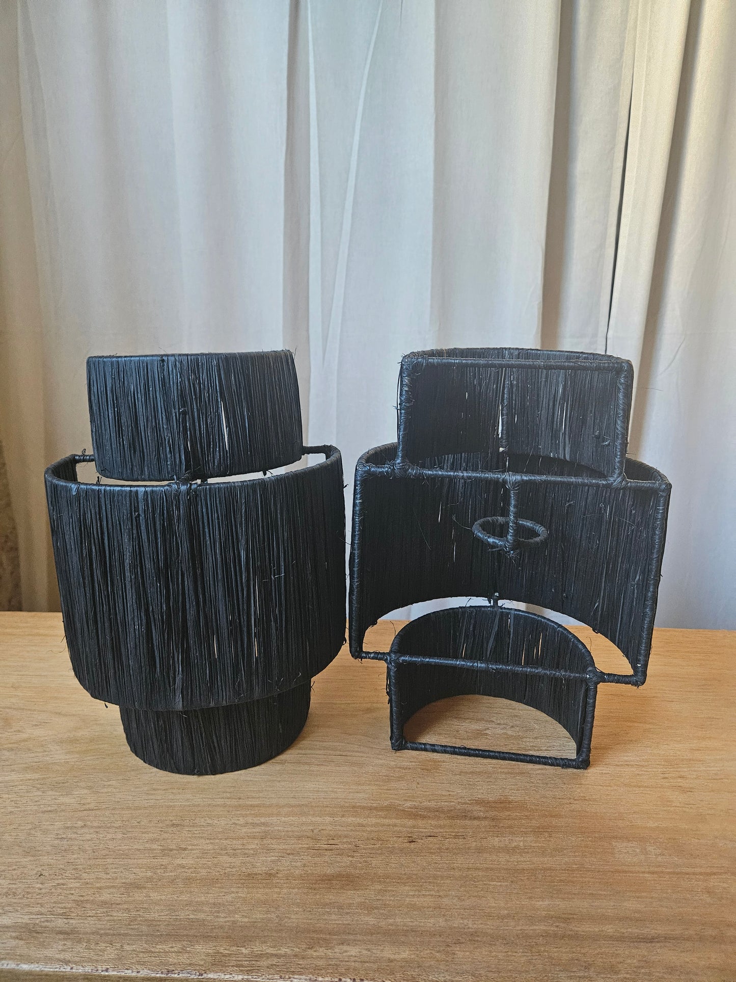 Applique murale en raphia noire, décoration murale - Abat jour muraux