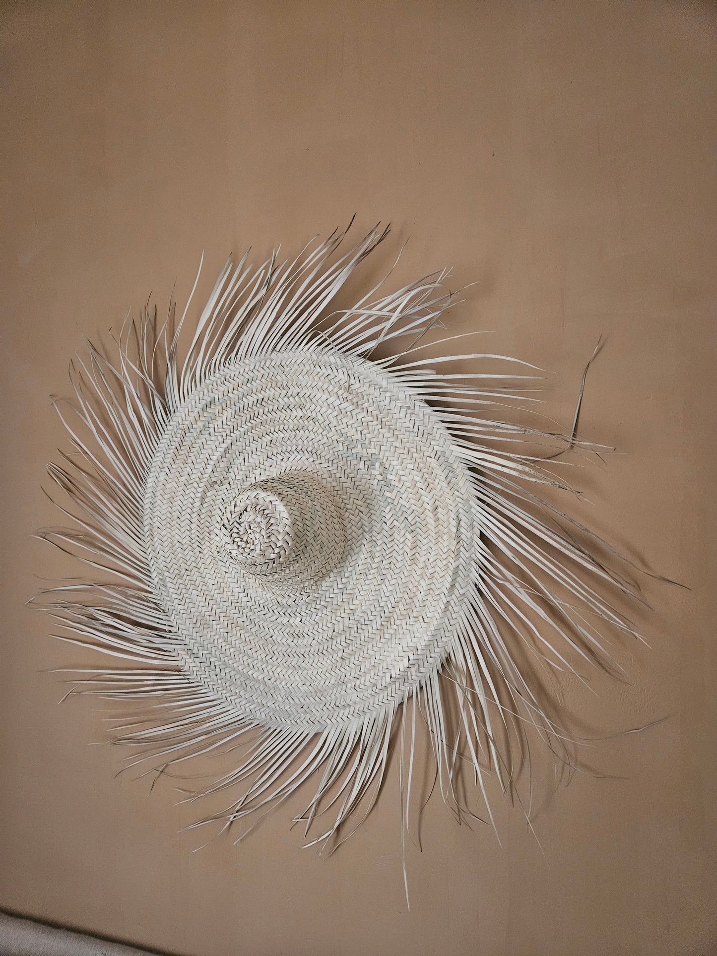 Chapeau de paille décoration murale - Chapeau marocain à franges