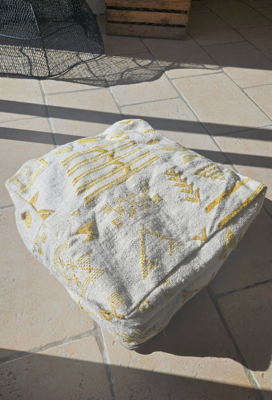 Pouf Kilim blanc motif ethnique jaune - Pouf de sol marocain - Pouf de salon