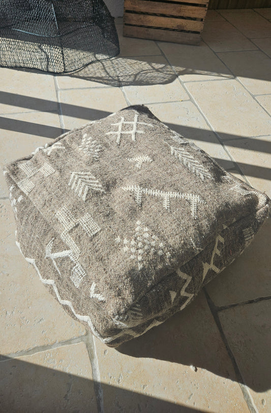 Pouf Kilim couleur taupe motif ethnique - Pouf de sol - Pouf Marocain