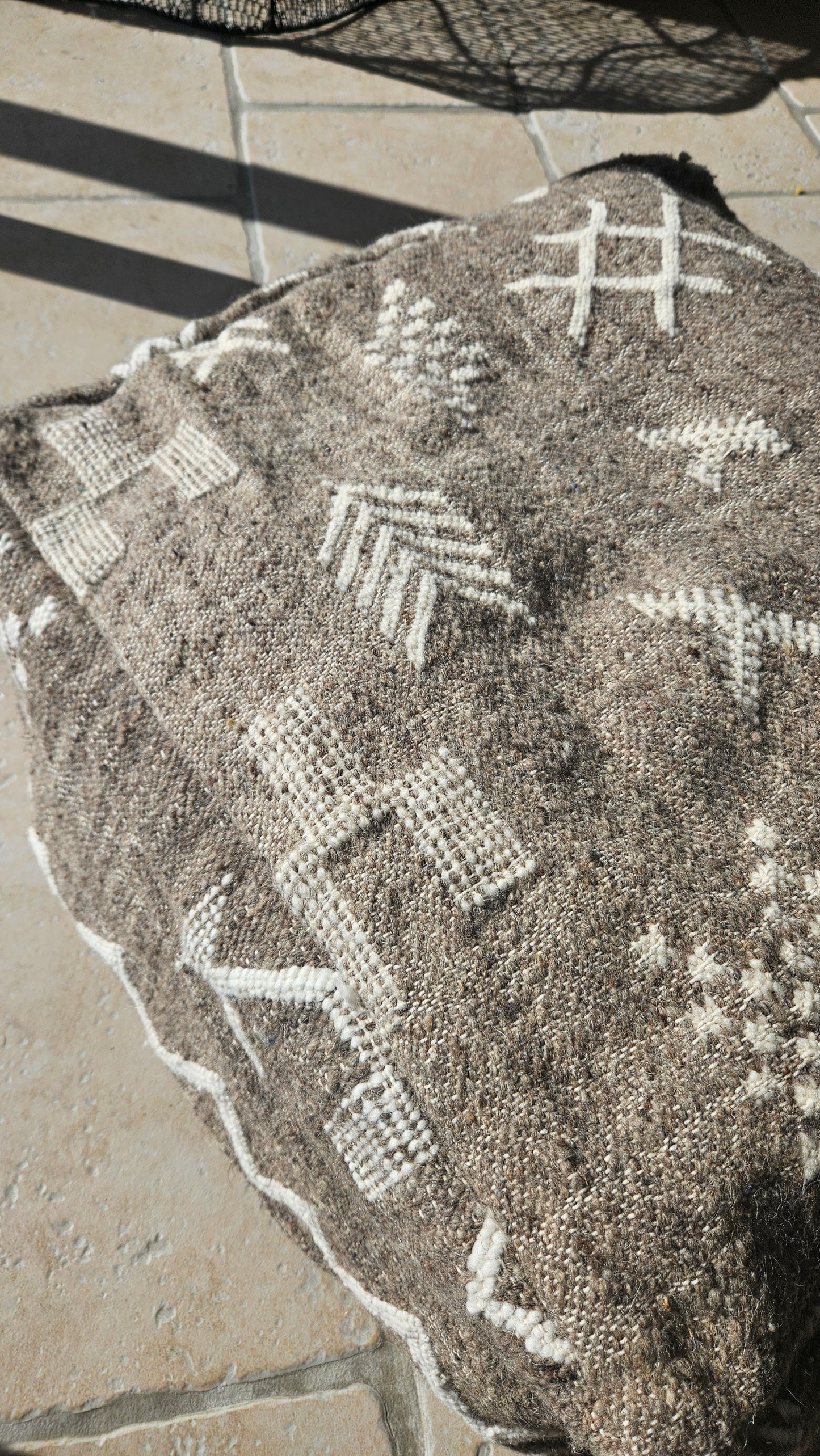 Pouf Kilim couleur taupe motif ethnique - Pouf de sol - Pouf Marocain
