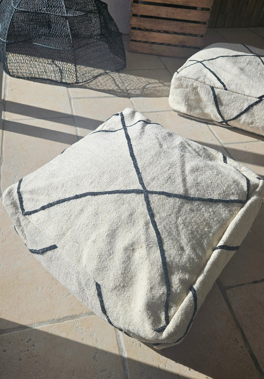 Pouf de sol Kilim blanc losanges noir - Pouf marocain contemporain