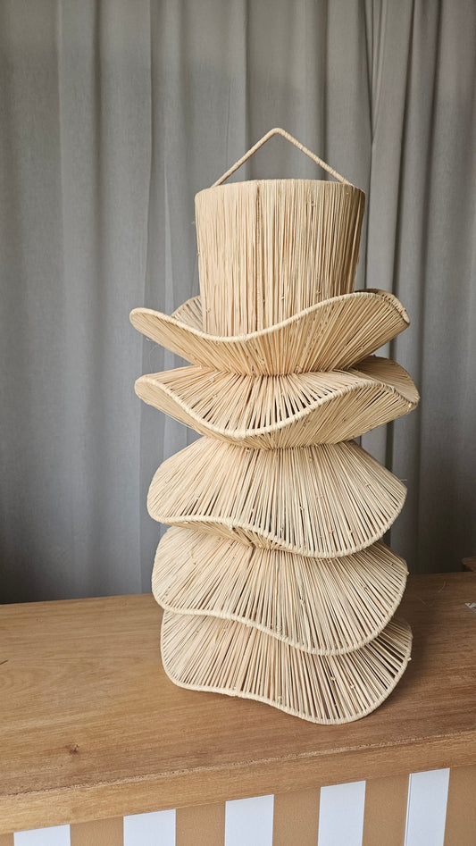 Suspension fleur ondulée en raphia - Abat-jour original