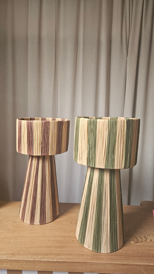 Lampe à poser en raphia naturel bicolore en Kaki ou marron  - Lampe fait main tendance