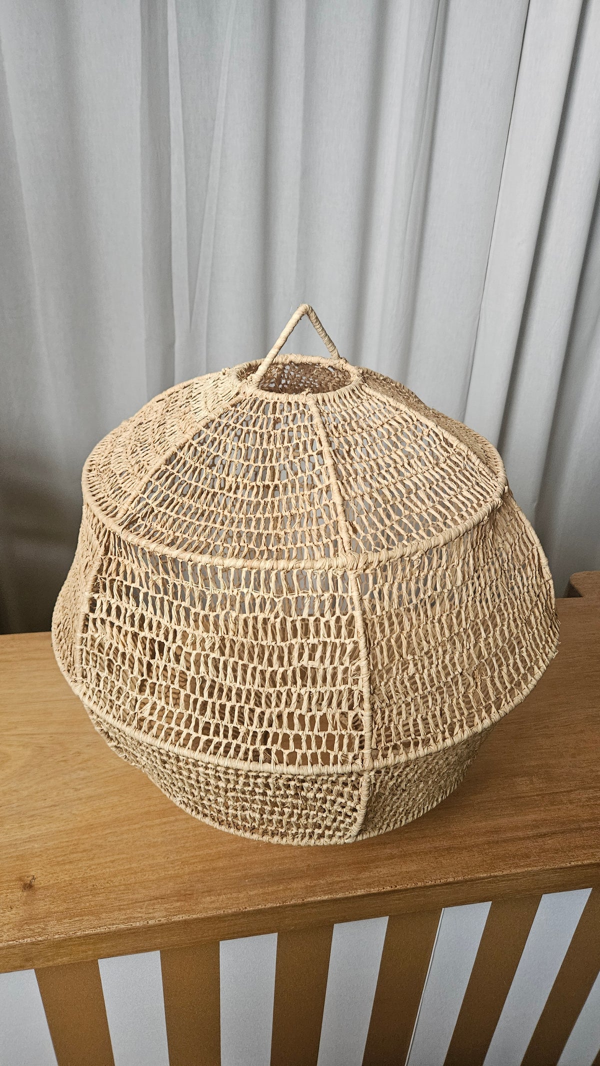 Suspension boule nid d'abeille en raphia - Suspension bohème chic ambiance chaleureuse artisanat marocain